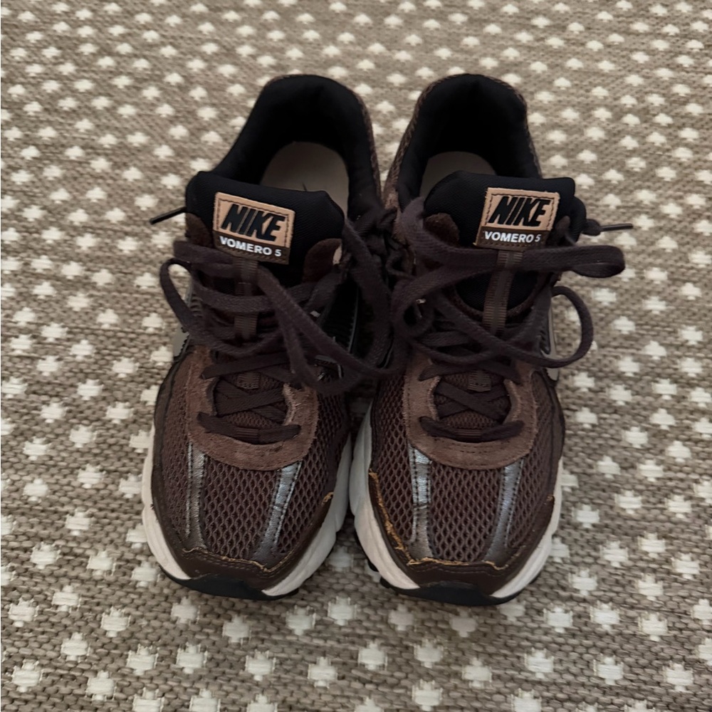 Nike Vomero Zoom women’s 9 brown